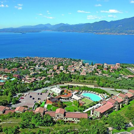 Le Torri Del Garda Familyspa Resort Torri Del Benaco Exterior photo