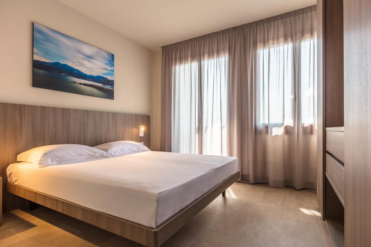 Le Torri Del Garda Familyspa Resort Torri Del Benaco Exterior photo