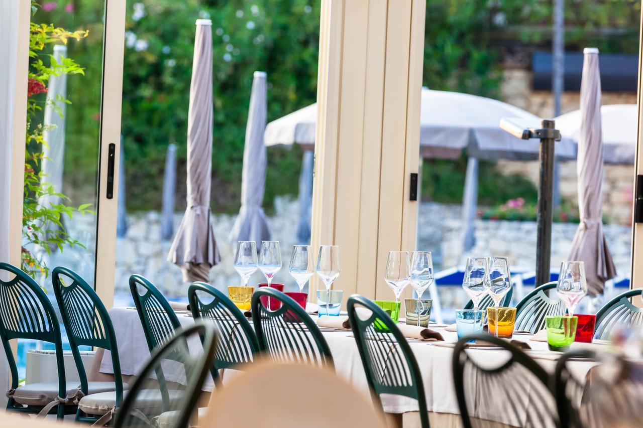 Le Torri Del Garda Familyspa Resort Torri Del Benaco Exterior photo