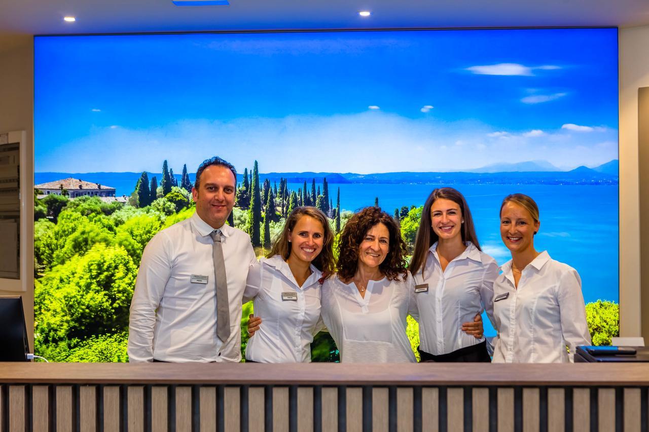 Le Torri Del Garda Familyspa Resort Torri Del Benaco Exterior photo